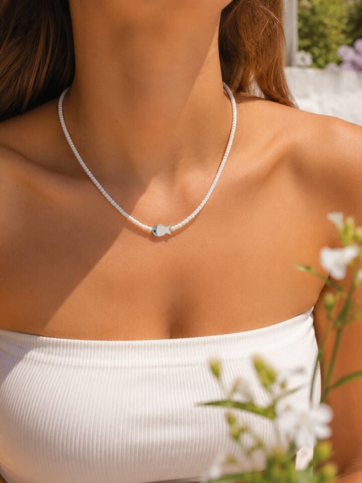Balık Charm Kolye | El Yapımı Beyaz Mineli Paslanmaz Çelik Boncuk Kolye