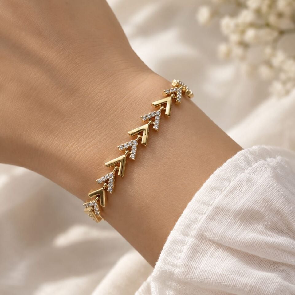 Chevron Zirkon Taşlı Bileklik | Kuyumcu İşçiliği 14K Altın Kaplama